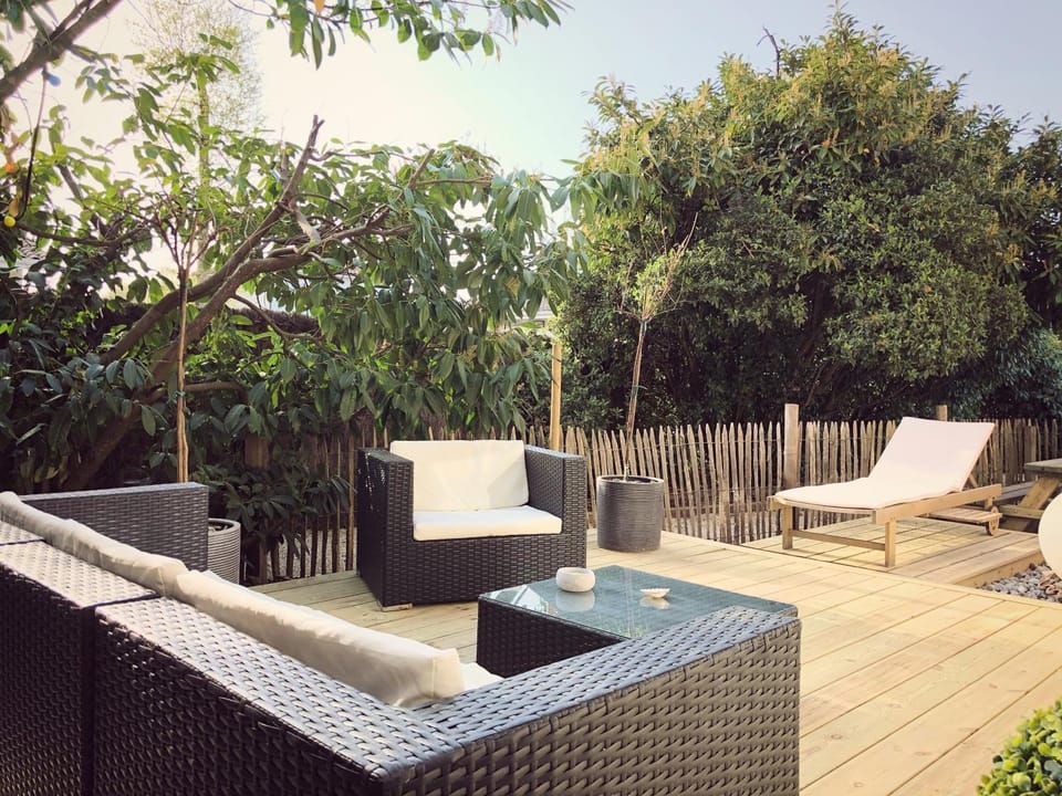 Patio, Spring, sunbed