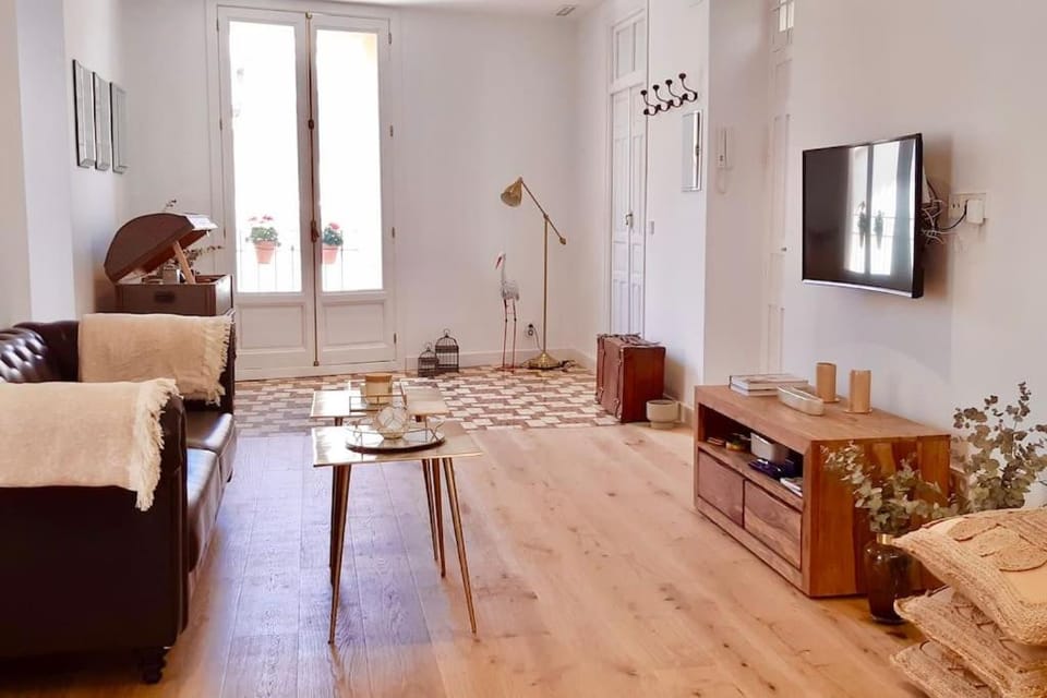 Communal lounge/ TV room, TV and multimedia, Living room