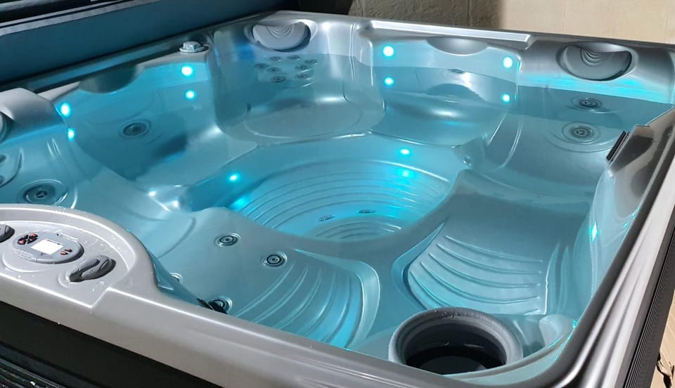 Hot Tub, Hot Tub, Balcony/Terrace