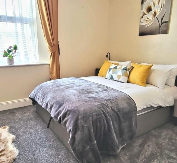Bed, Bedroom