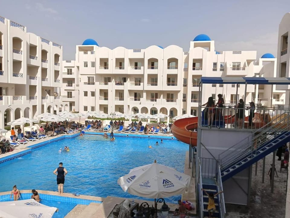 Property building, Swimming pool, Swimming pool