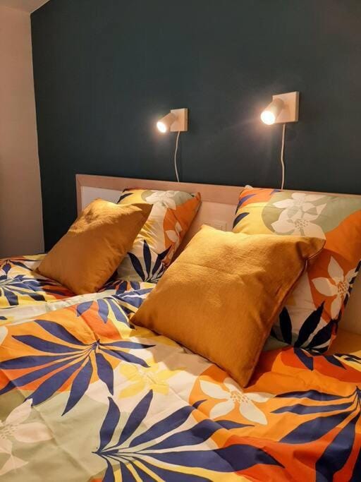 Bed, Bedroom