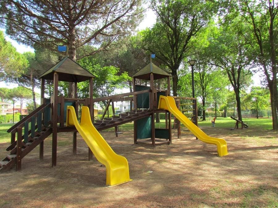 Day, Natural landscape, Children play ground, Garden
