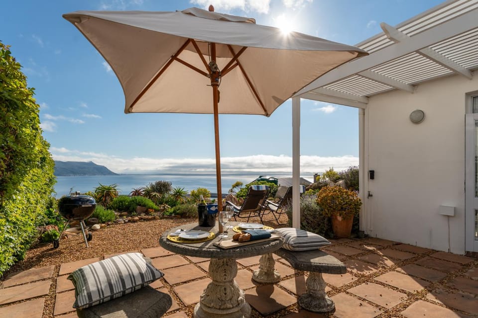 Balcony/Terrace, Sea view, Sea view, Inner courtyard view