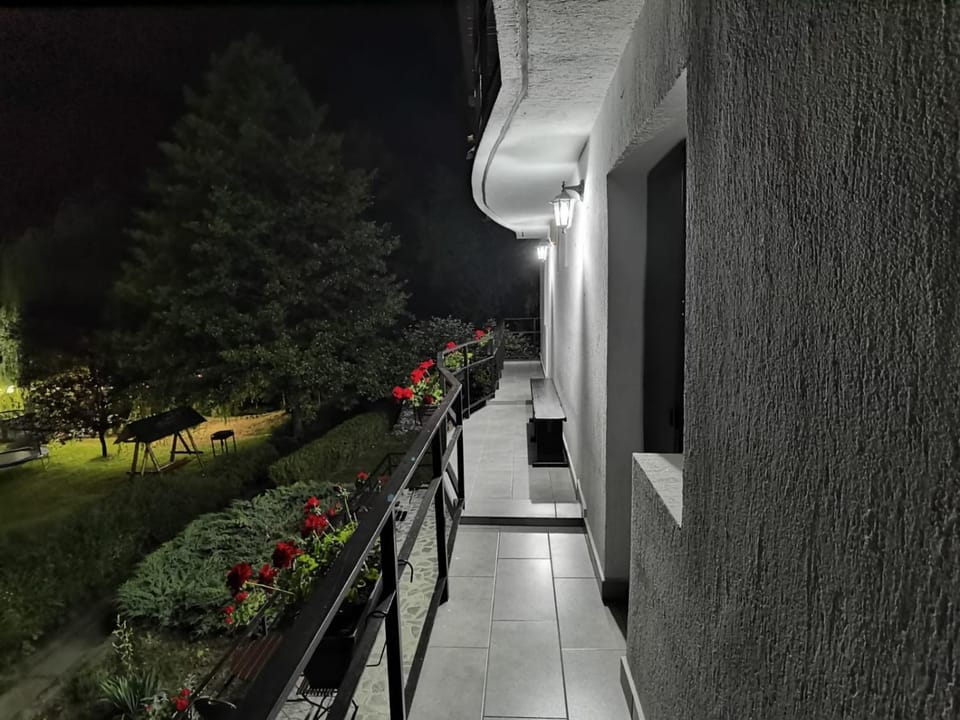 Night, Garden, View (from property/room), Balcony/Terrace, Garden view