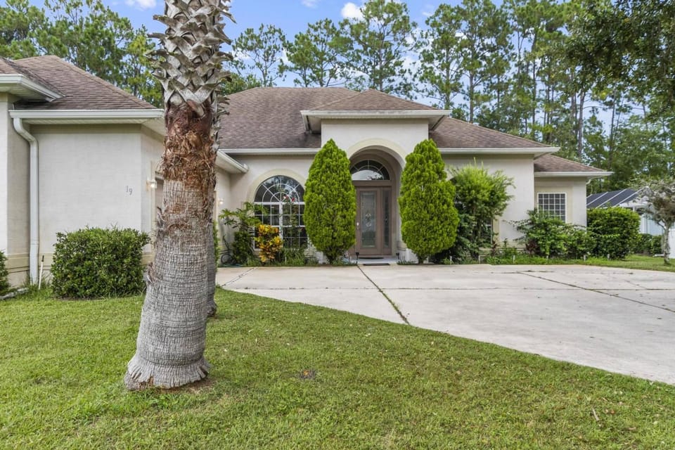 Endless Summer Pool Home | Palm Coast House in Palm Coast