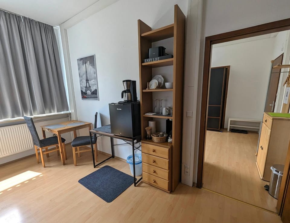 Coffee/tea facilities, Photo of the whole room, Dining area