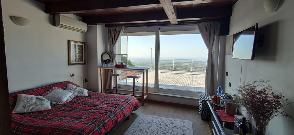 Skyline - Dante vista Mare parcheggio Borgo Maggiore Bed and Breakfast in Marche