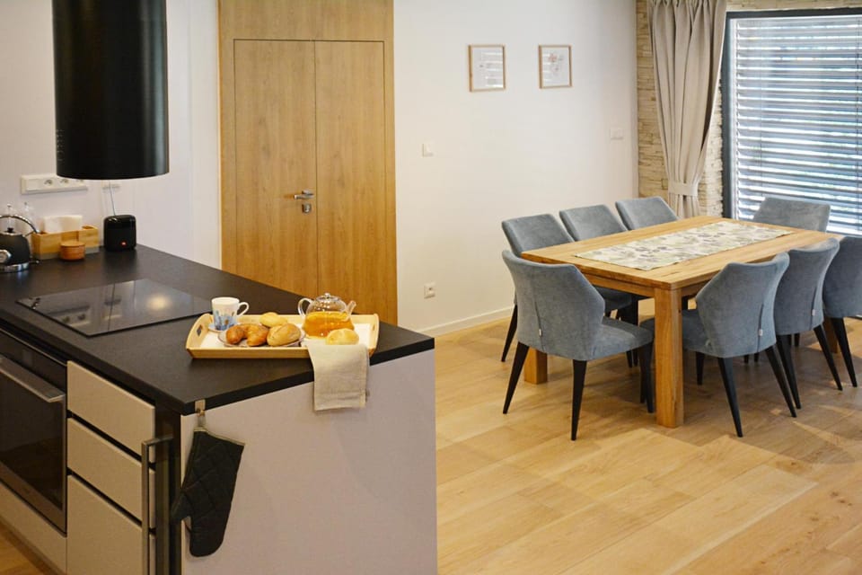 Kitchen or kitchenette, Living room, Dining area