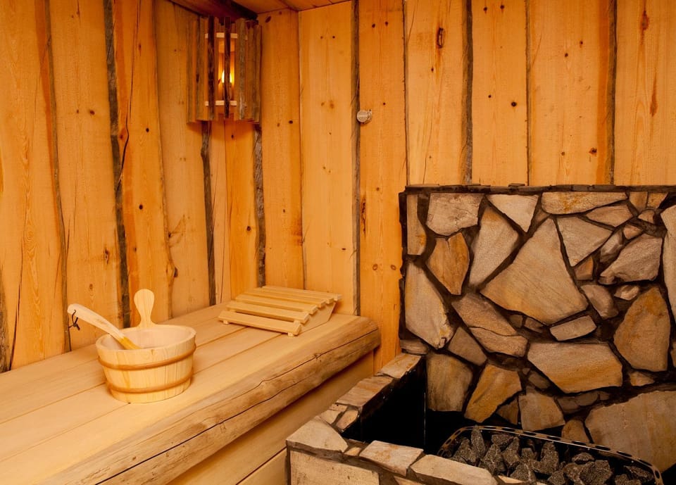 Massage, Sauna, Spa and wellness centre/facilities