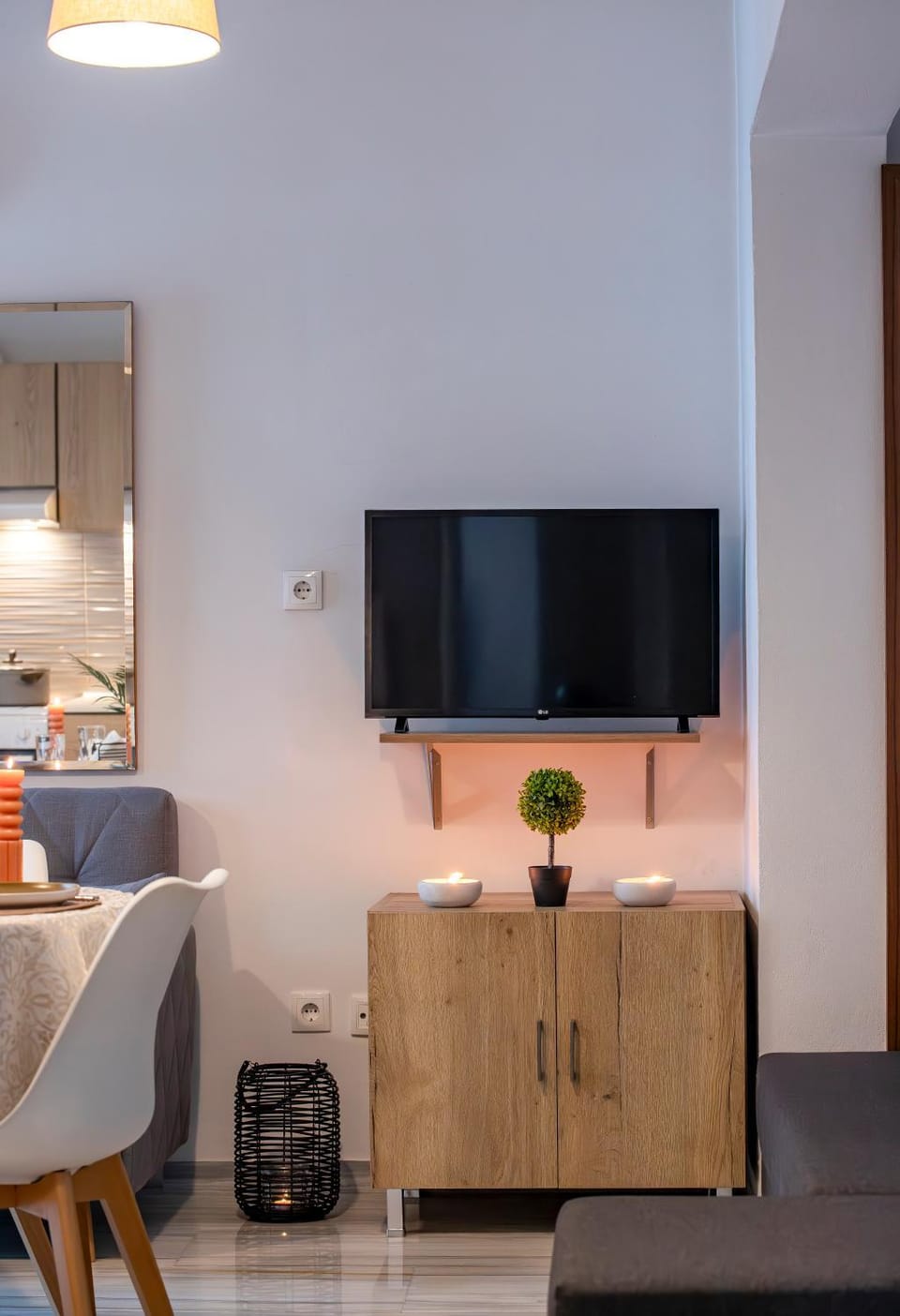 TV and multimedia, Seating area