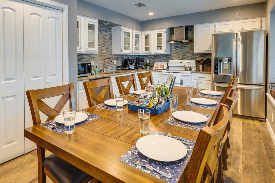 San Antonio Home with Private Hot Tub Pet Friendly! House in San Antonio