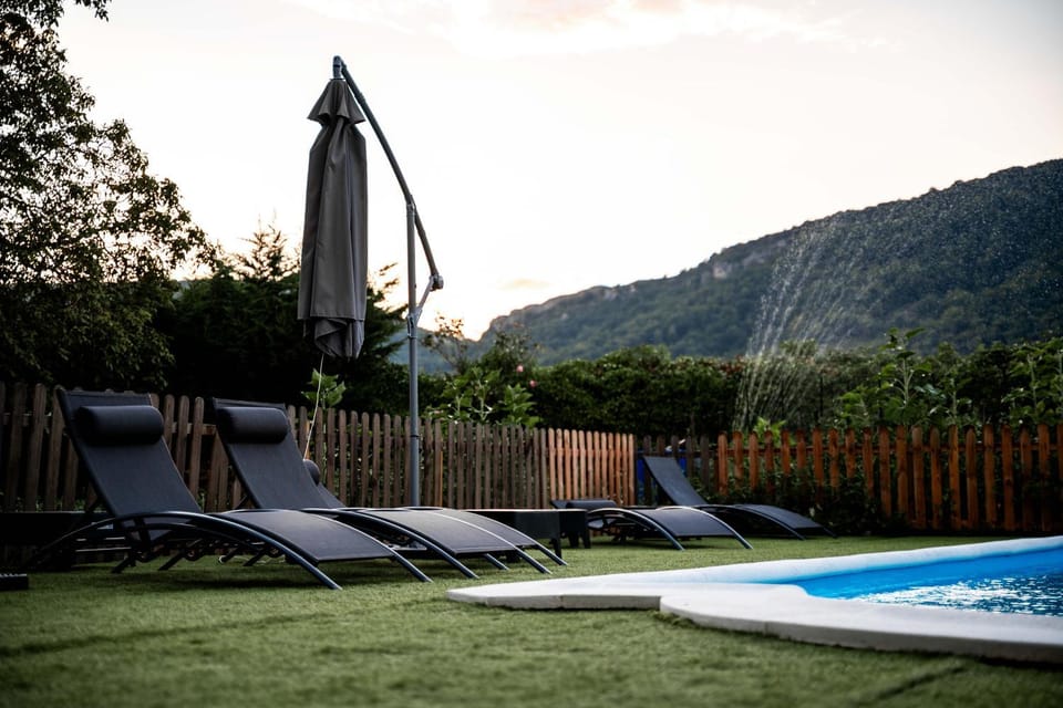 Swimming pool, sunbed