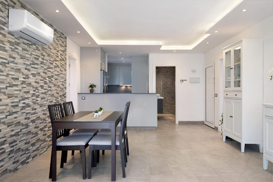 Property building, Kitchen or kitchenette, Living room
