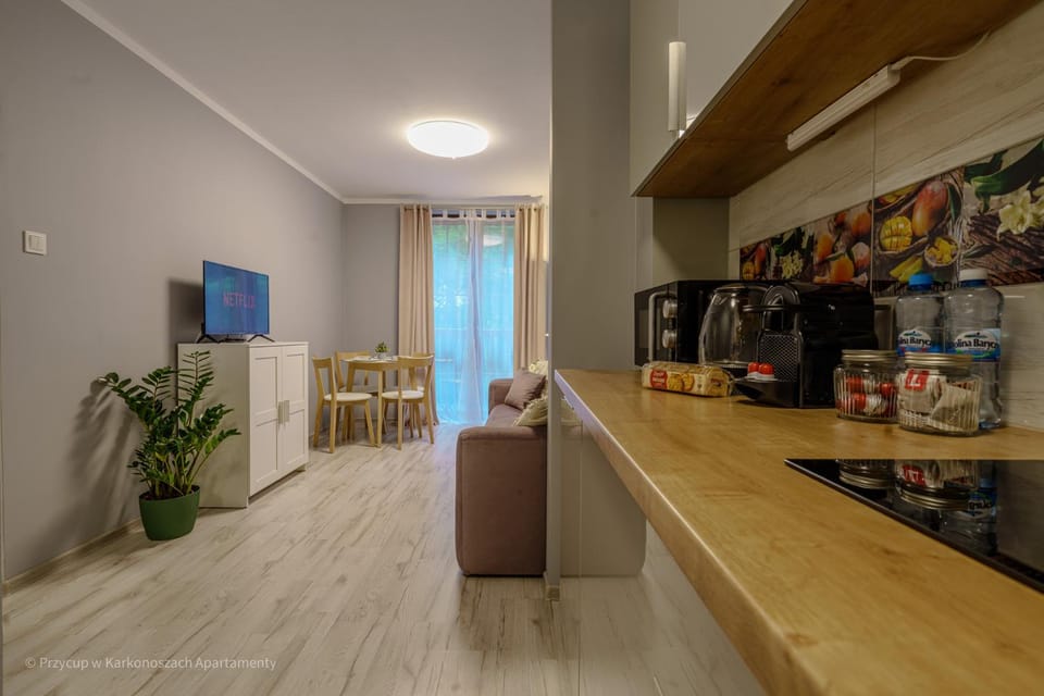Coffee/tea facilities, Kitchen or kitchenette, Food and drinks, Food