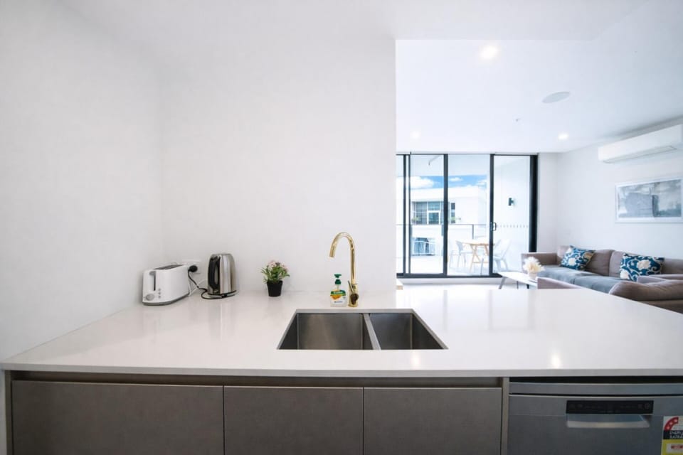 Spacious cozy2BR@close to OlympicPark free carpark Apartment in Sydney
