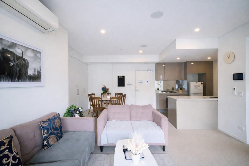 Spacious cozy2BR@close to OlympicPark free carpark Apartment in Sydney
