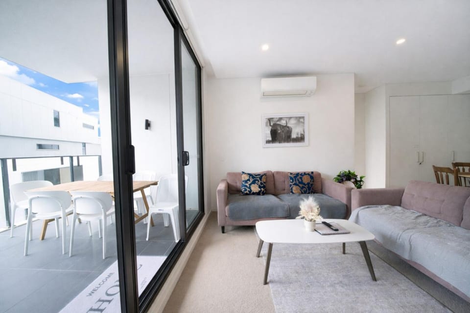 Spacious cozy2BR@close to OlympicPark free carpark Apartment in Sydney