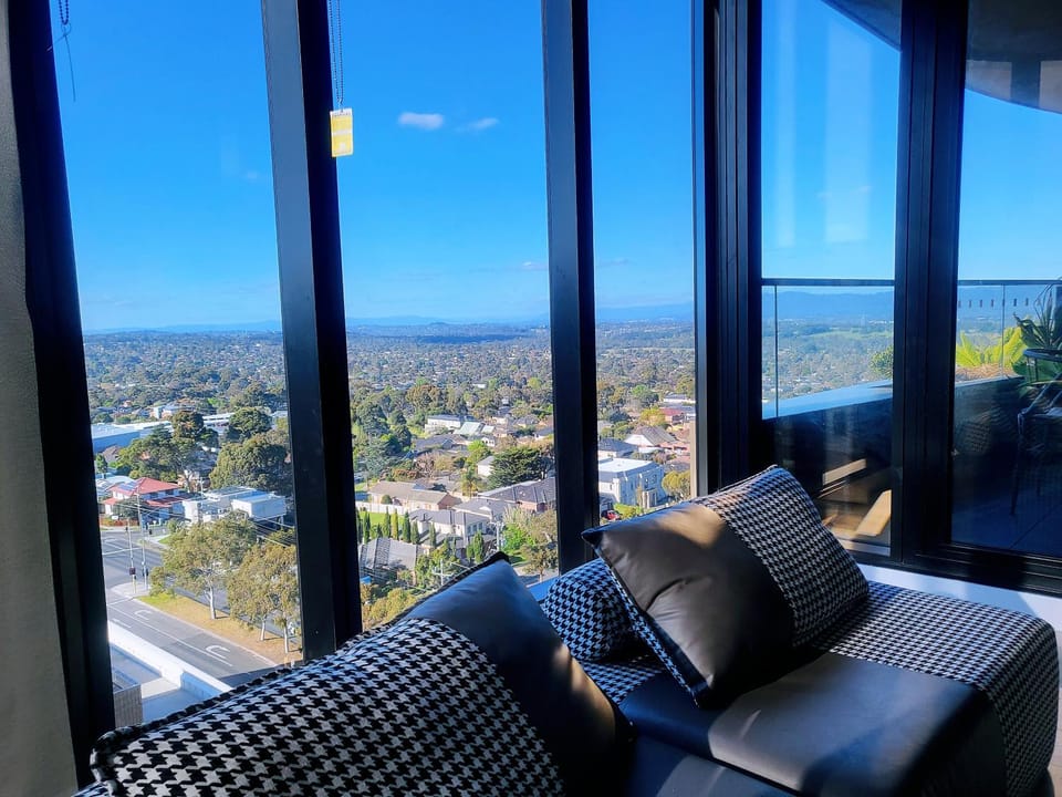 View (from property/room), Balcony/Terrace, Living room