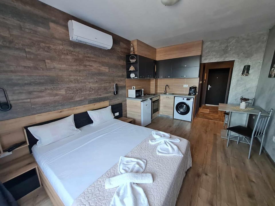 Bed, Kitchen or kitchenette, Living room, Photo of the whole room, Seating area, Dining area, Bedroom, minibar, oven, pet friendly, towels, washing machine, air conditioner