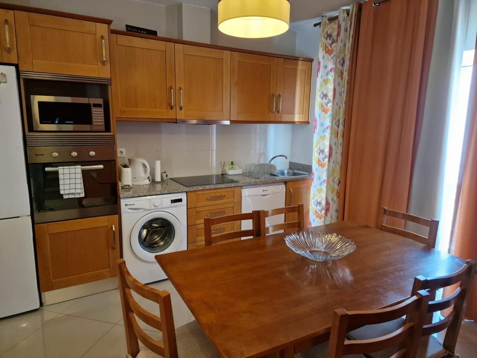 Coffee/tea facilities, Kitchen or kitchenette, Dining area, dishwasher, minibar, pet friendly, stove, toaster, washing machine