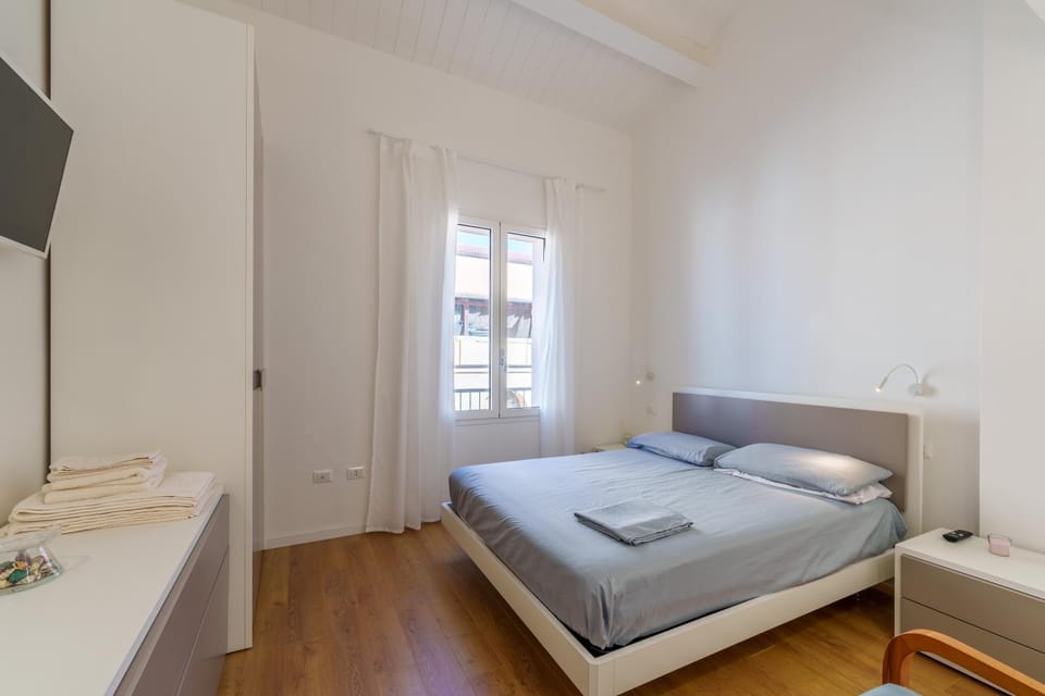 Property building, Living room, Bedroom