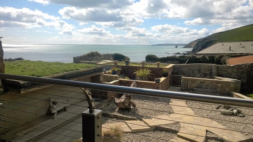 Natural landscape, View (from property/room), Balcony/Terrace, Sea view, Inner courtyard view