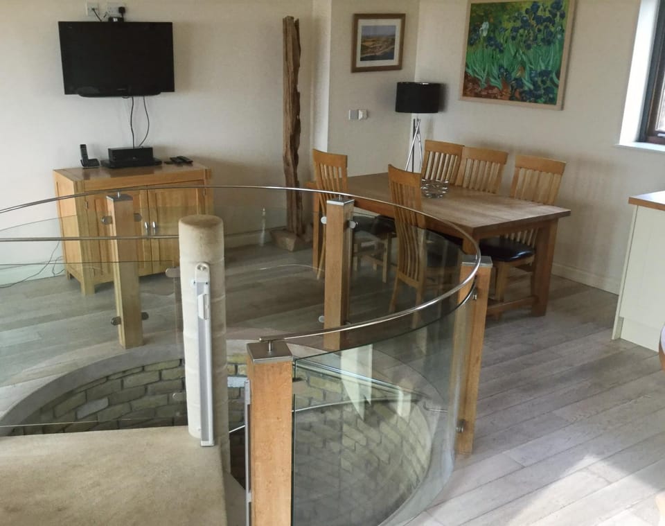 Communal lounge/ TV room, TV and multimedia, Evening entertainment