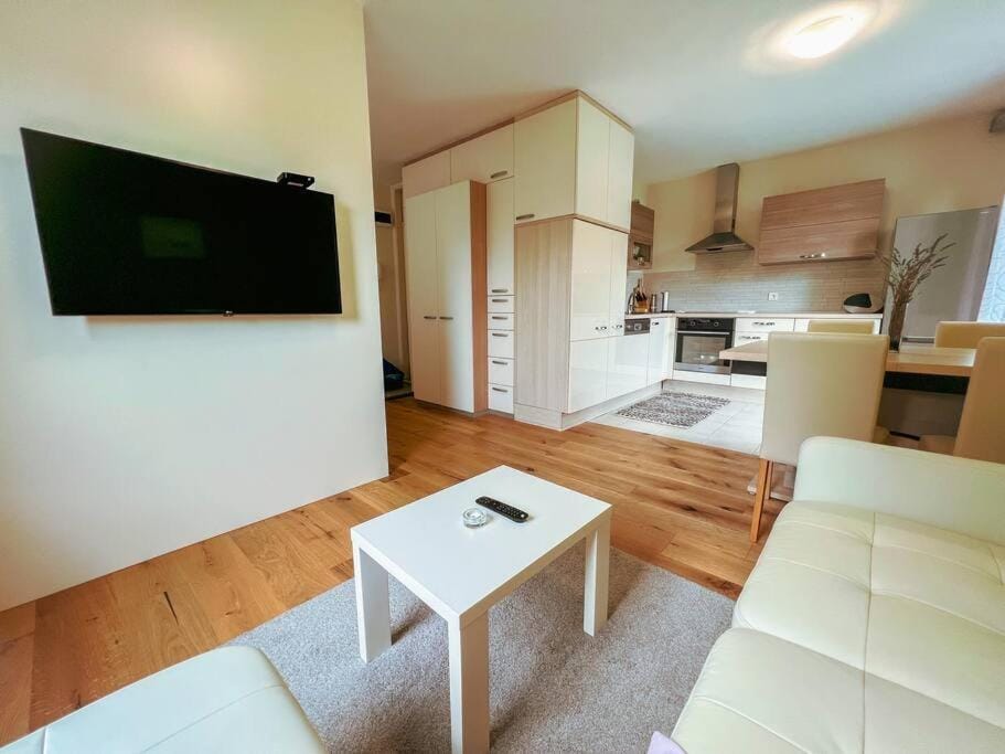 TV and multimedia, Kitchen or kitchenette, Living room, Seating area, Dining area, pet friendly