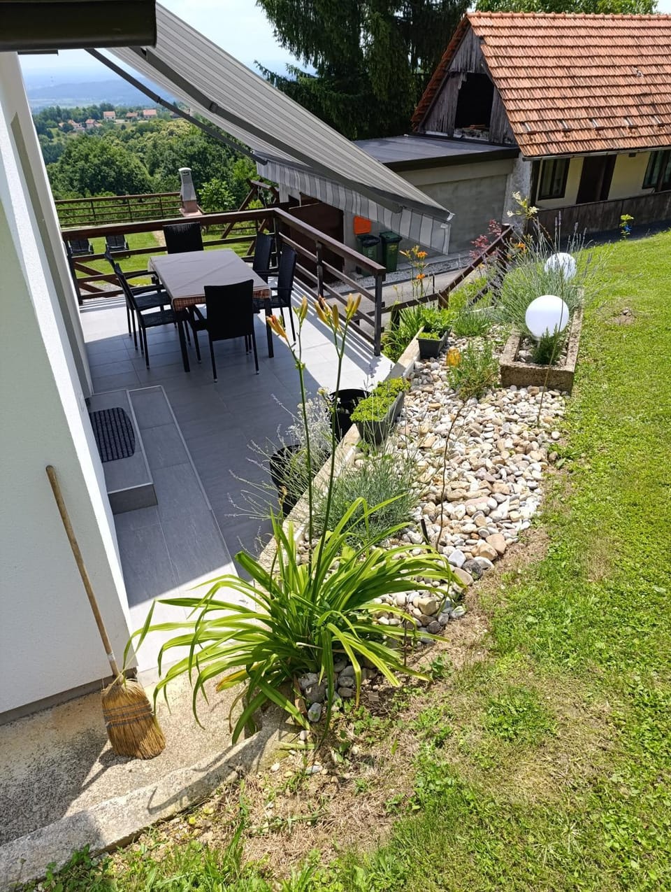 Property building, Day, Natural landscape, Garden view