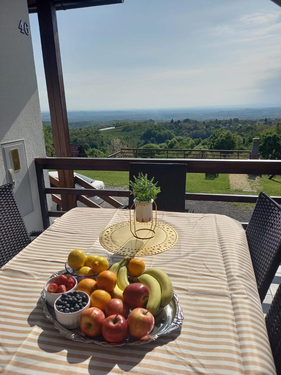 Day, Natural landscape, Balcony/Terrace, Food and drinks, Dining area