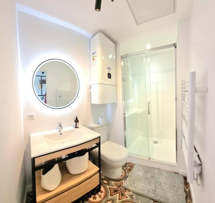 Grand studio avec terrasse - Gare - Metro - Wifi Apartment in Toulouse