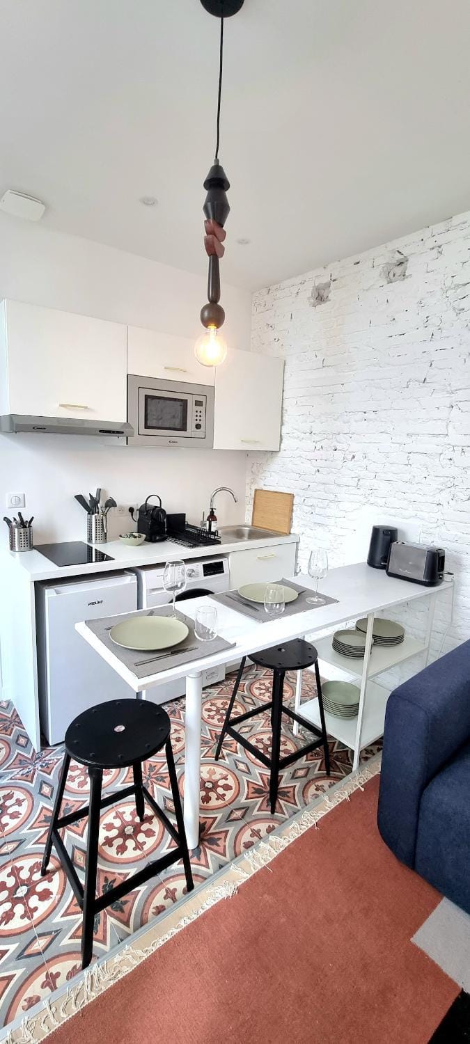 Grand studio avec terrasse - Gare - Metro - Wifi Apartment in Toulouse