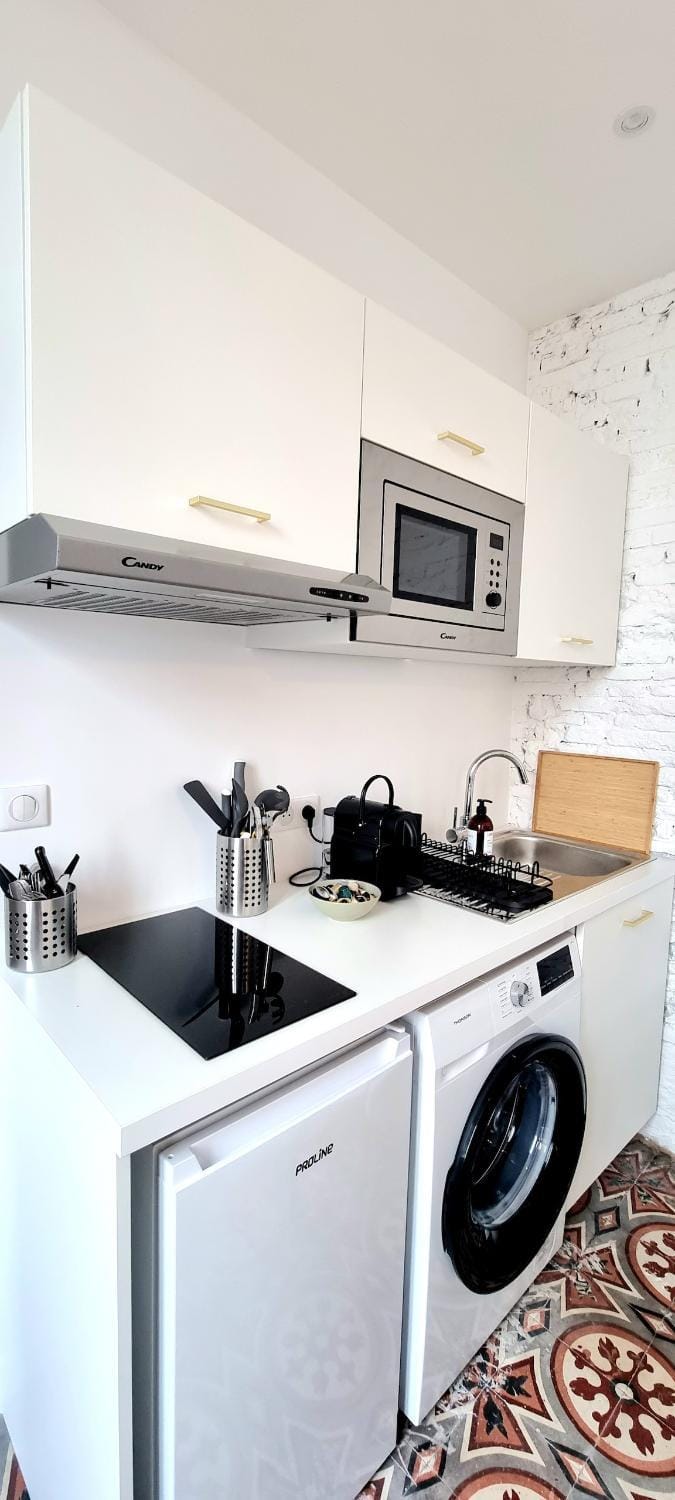 Grand studio avec terrasse - Gare - Metro - Wifi Apartment in Toulouse