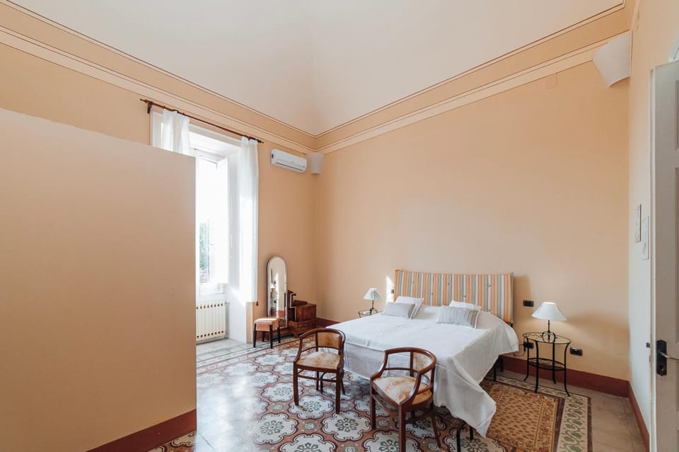 Bed, Bathroom, Photo of the whole room, Bedroom, air conditioner