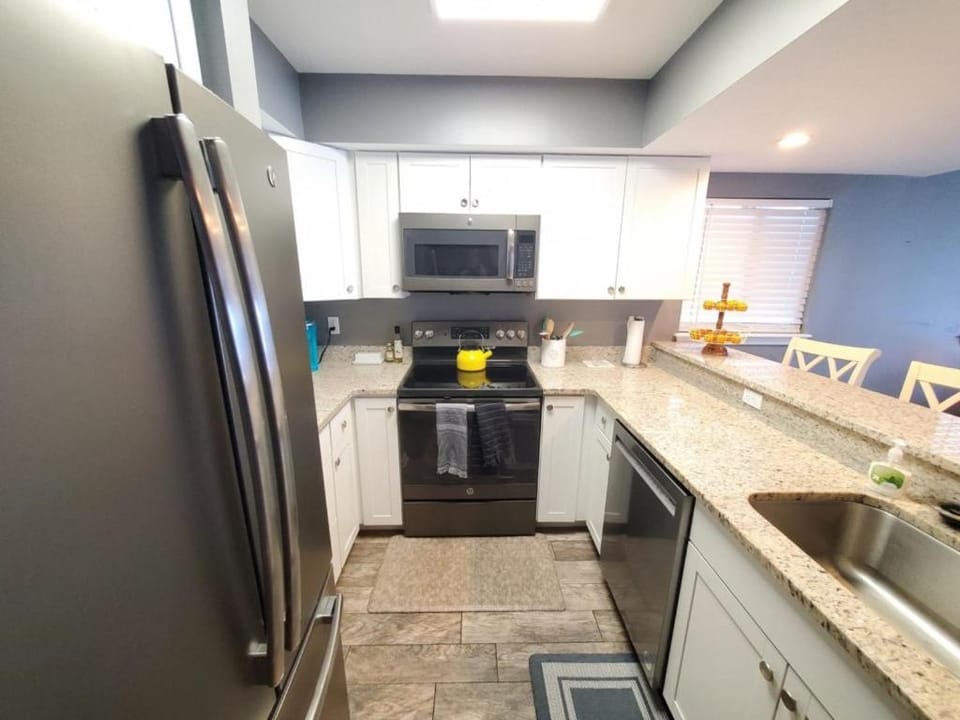 Kitchen or kitchenette, kitchen
