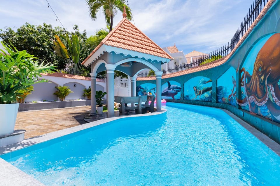 Property building, Day, Pool view, Swimming pool