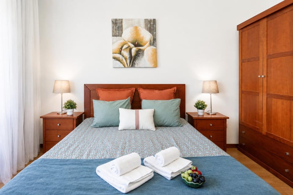 Bed, Photo of the whole room, Bedroom, towels, wardrobe