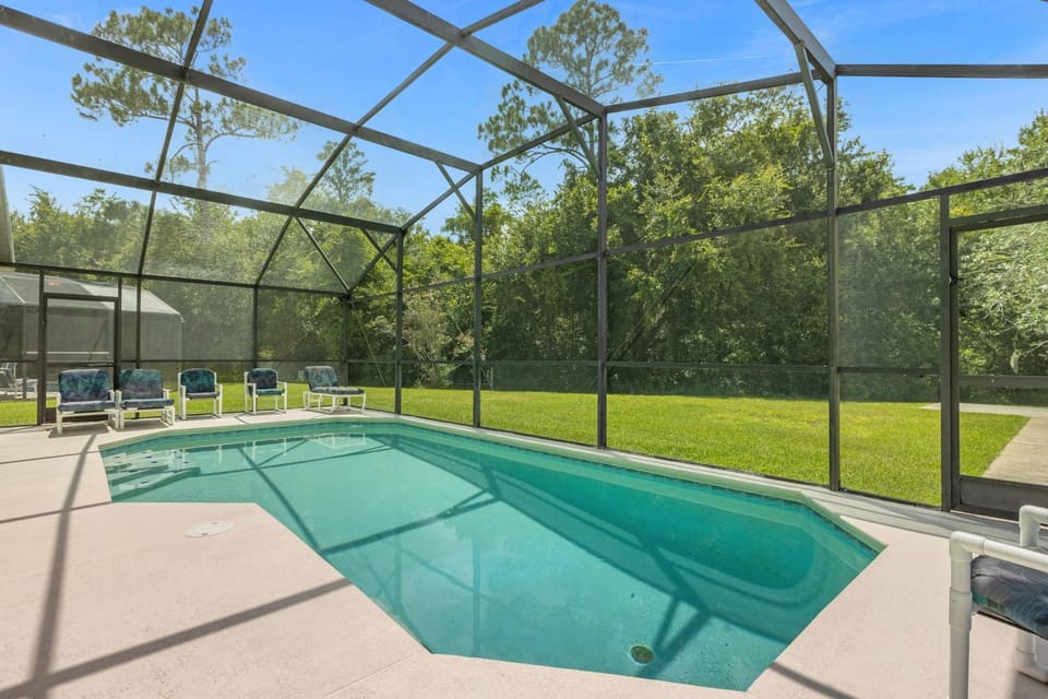 Natural landscape, Garden, Garden view, Pool view, Swimming pool, sunbed