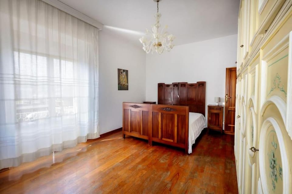 Bed, Photo of the whole room, Bedroom, hair dresser, wardrobe