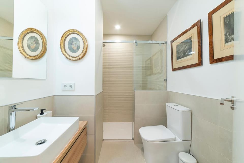 Shower, Bathroom, towels