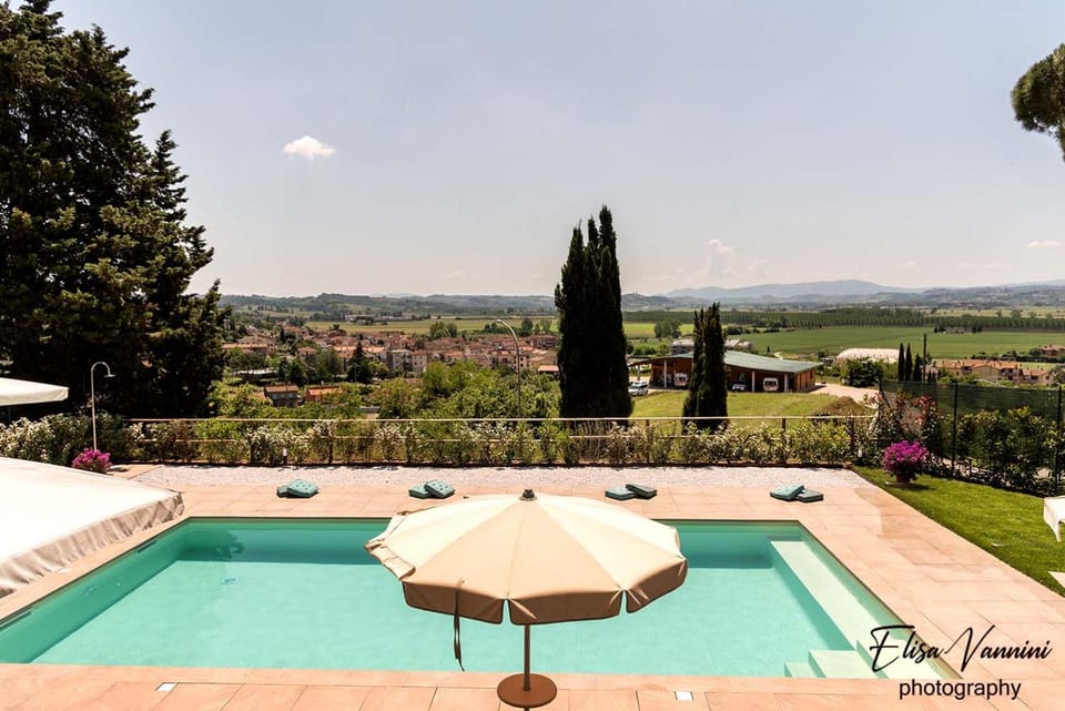 Pool view, Swimming pool, sunbed
