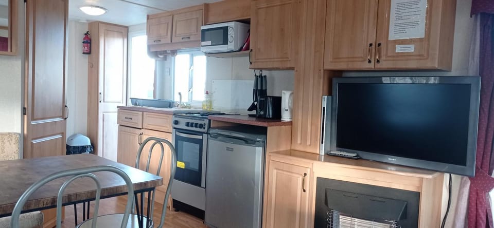 Beachside, Family-friendly, WiFi, 6 berth Caravan 19 in Ingoldmells Apartment in Ingoldmells