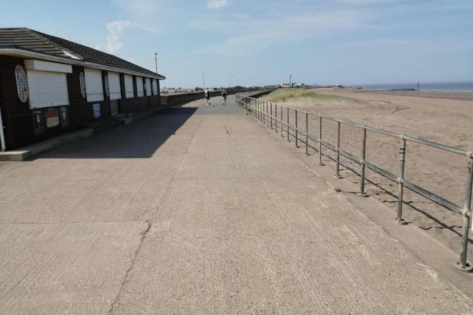 Beachside, Family-friendly, WiFi, 6 berth Caravan 19 in Ingoldmells Apartment in Ingoldmells