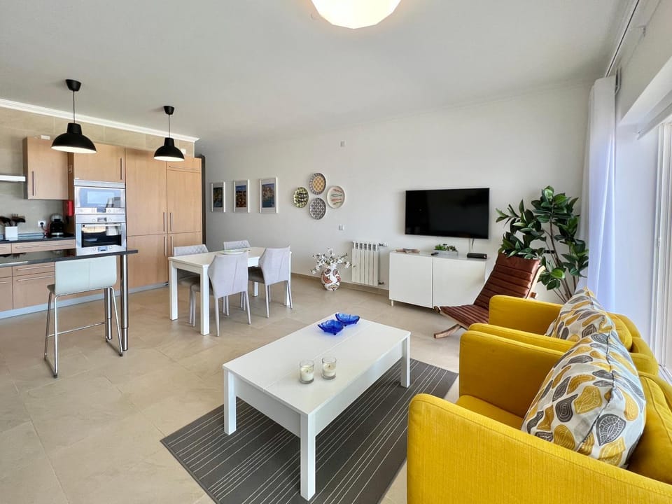 TV and multimedia, Living room, Dining area