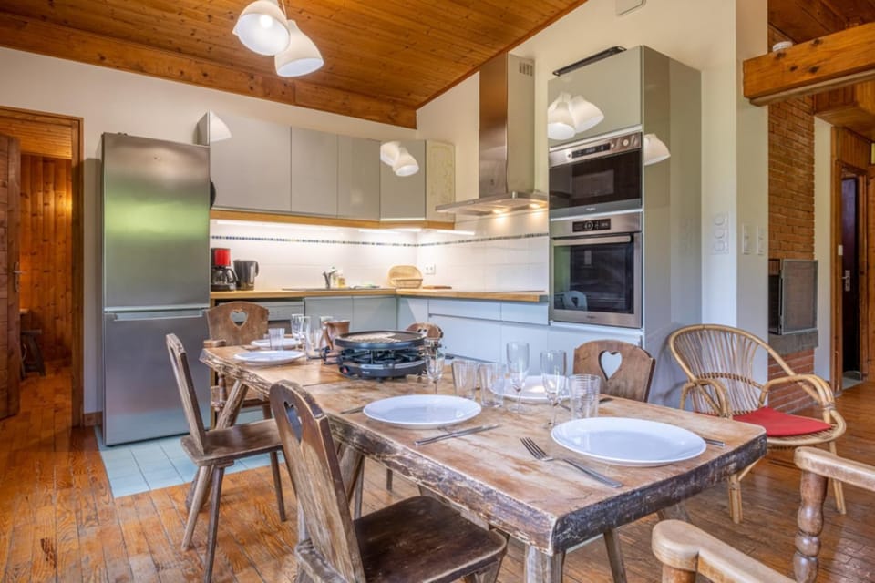 Rustic chalet with garden in Chamonix Chalet in Les Houches