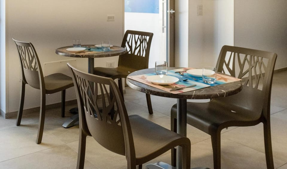 Dining area, Breakfast