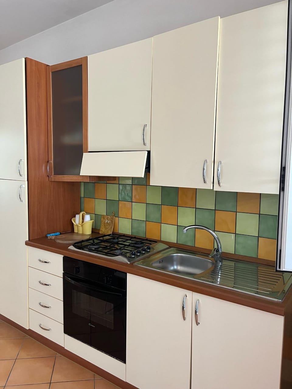Kitchen or kitchenette, kitchen
