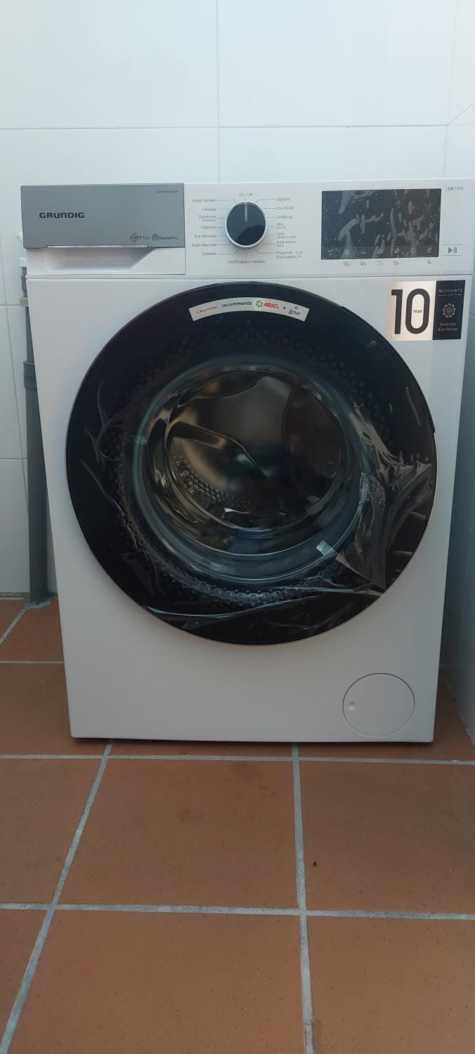 Toilet, washing machine