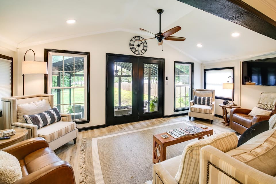 Lakefront Oasis with Patio in Hot Springs, Arkansas! House in Arkansas